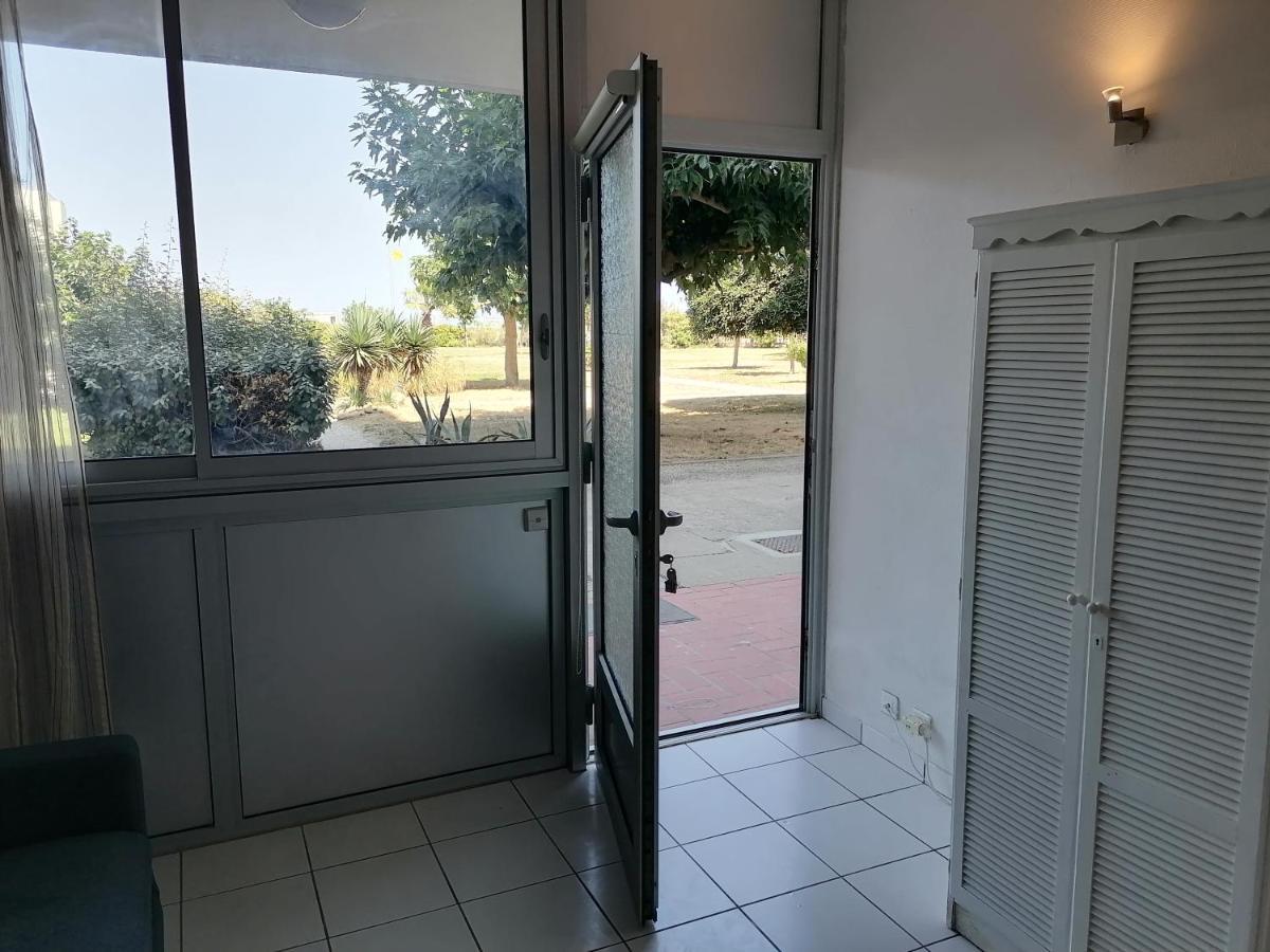 Ground Floor Studio With Access To Beach And Pool Le Barcarès Extérieur photo
