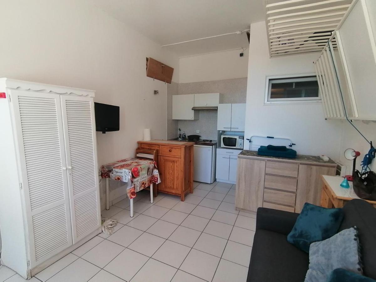 Ground Floor Studio With Access To Beach And Pool Le Barcarès Extérieur photo